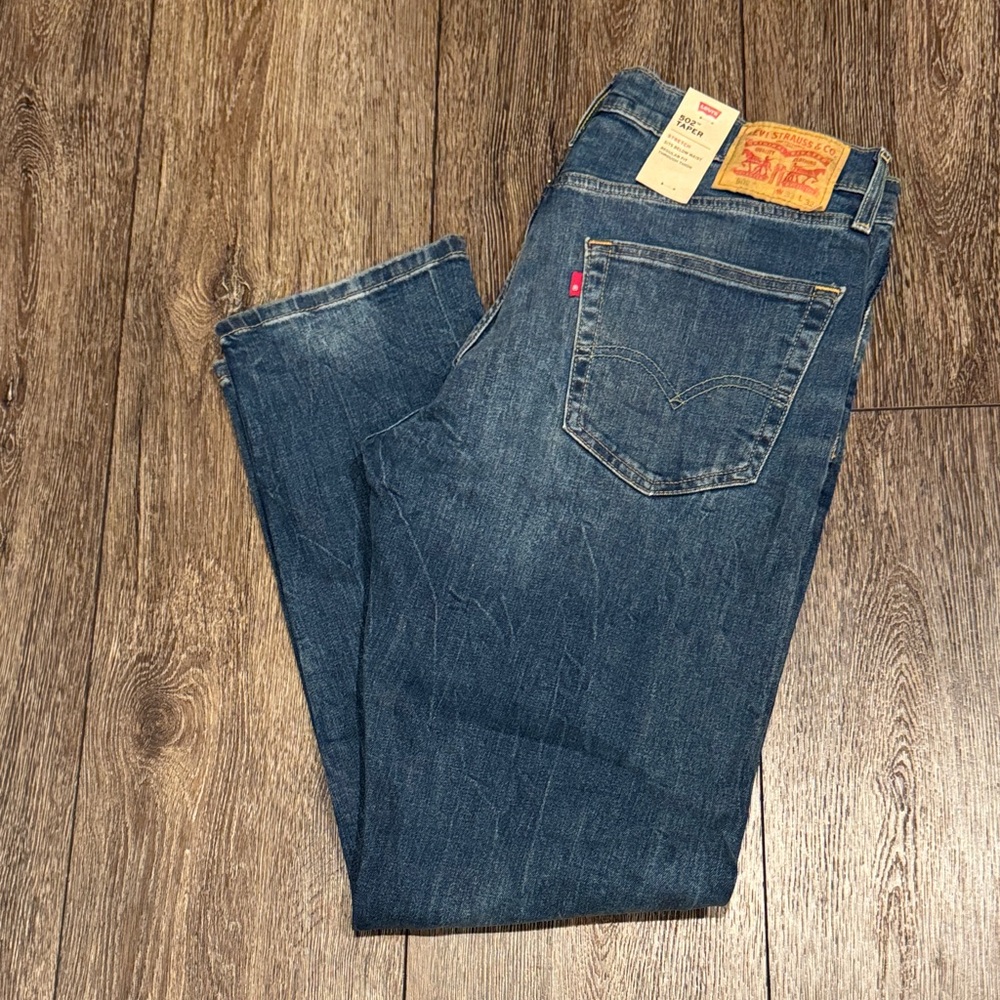 Levi's Men's Dark Blue Straight Jeans 502 taper W33L32